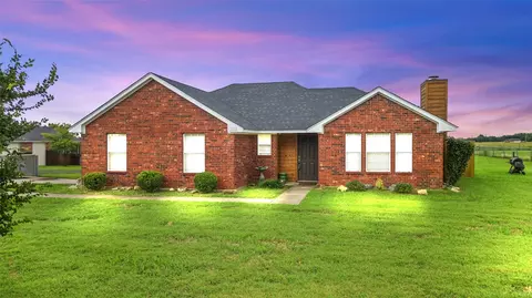 1103 Oak Creek Rd, Red Oak, TX 75154