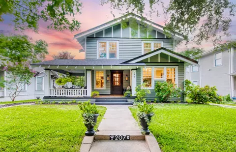 207 S Willomet Ave, Dallas, TX 75208