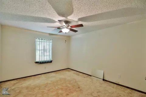 Bedroom - 614 Sandy Ln, Clyde, TX 79510 photo 2 of 6