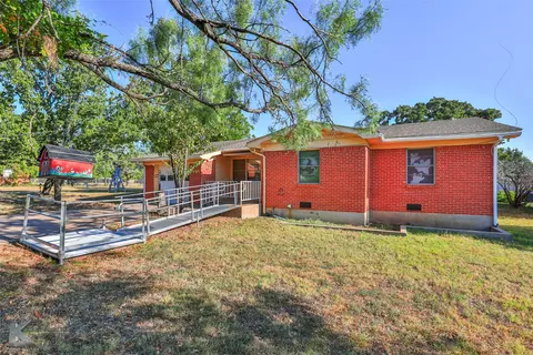 Exterior - 614 Sandy Ln, Clyde, TX 79510 photo 3 of 7