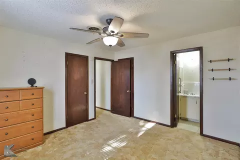 Bedroom - 614 Sandy Ln, Clyde, TX 79510 photo 5 of 6