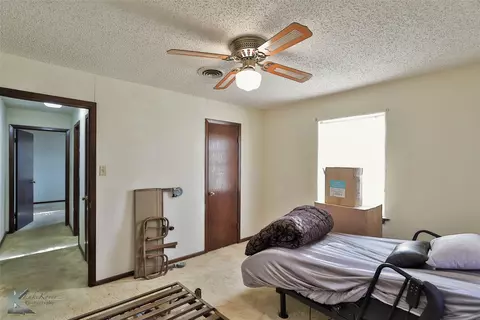 Bedroom - 614 Sandy Ln, Clyde, TX 79510 photo 4 of 6