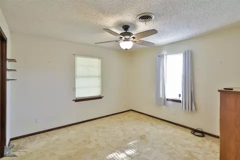 Bedroom - 614 Sandy Ln, Clyde, TX 79510 photo 1 of 6