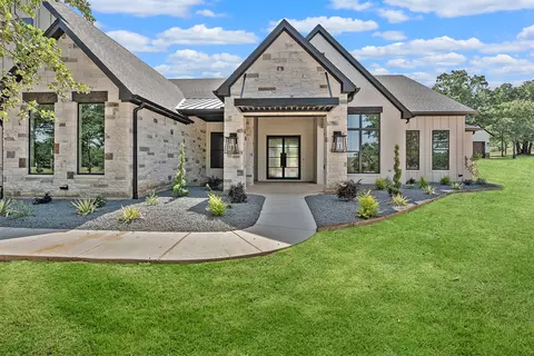 1044 Estancia Dr, Weatherford, TX 76088