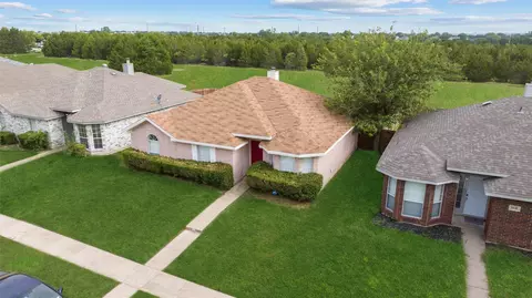 1037 Glencrest Dr, Cedar Hill, TX 75104