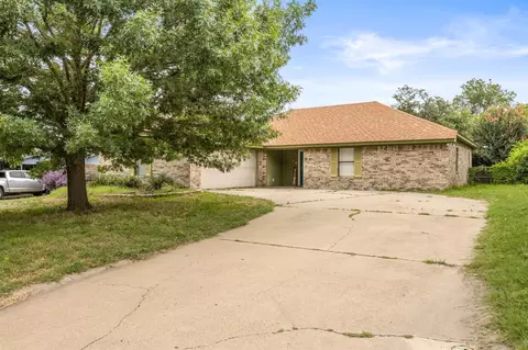 209 Prairie Wind Blvd, Stephenville, TX 76401