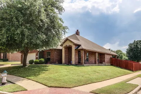 1601 Country Hills Dr, Midlothian, TX 76065
