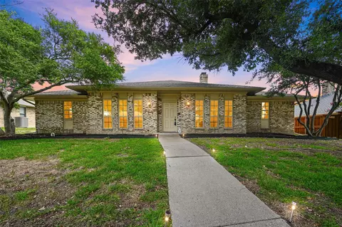 2206 Red Oak Ln, Richardson, TX 75082