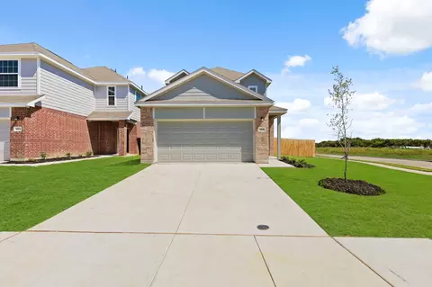 400 Thompson Pl, Everman, TX 76140