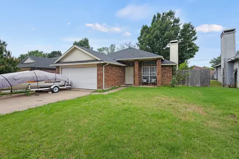 5308 Livermore Dr, Arlington, TX 76017