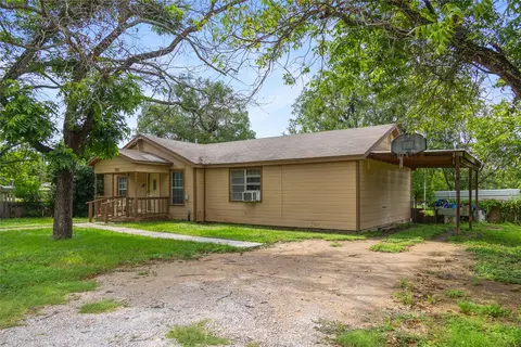 705 Wood Ave, Brownwood, TX 76801