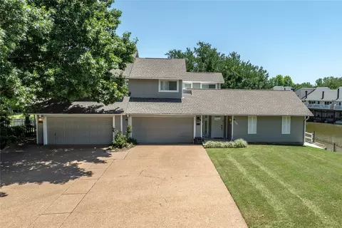 692 Harbor Dr N, Azle, TX 76020