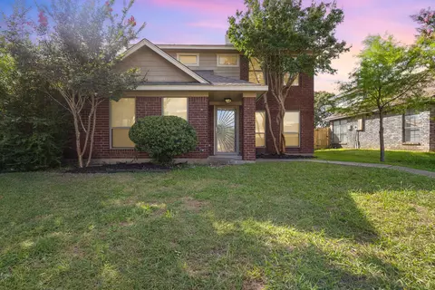 1727 Quail Run Dr, Garland, TX 75040