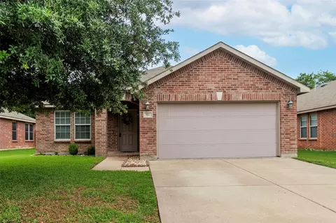 512 Jennifer Dr, Burleson, TX 76028