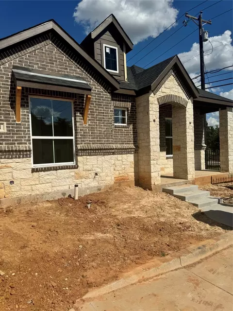 601 Oaks Ct, Kennedale, TX 76060