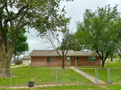 1801 Cuba Rd, Bridgeport, TX 76426