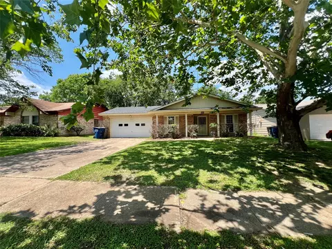 857 Lexington Dr, Lancaster, TX 75134