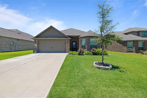 1832 Chesapeake Dr, Crowley, TX 76036