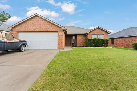 320 Odell St, Cleburne, TX 76033