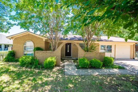 216 E Vine St, Keller, TX 76248