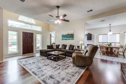 3317 Bermuda Dr, Rowlett, TX 75088 photo 4
