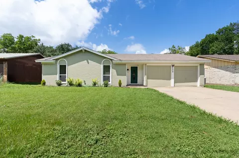 609 N Douglas Ave, Cleburne, TX 76033