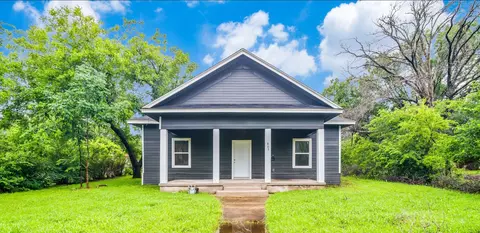 805 N Virginia St, Terrell, TX 75160