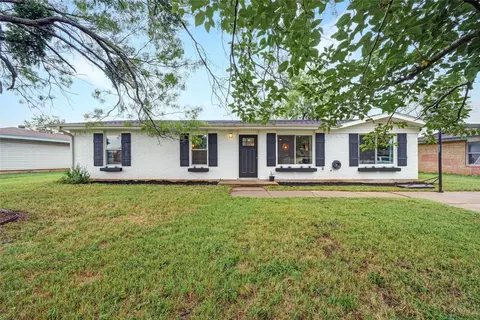 1910 SE 13th St, Mineral Wells, TX 76067