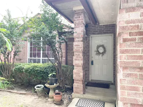 5631 Cancun Dr, North Richland Hills, TX 76180