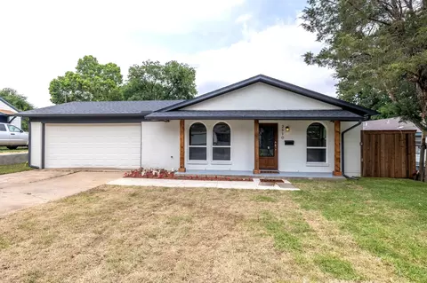 2510 Laurel St, Grand Prairie, TX 75050