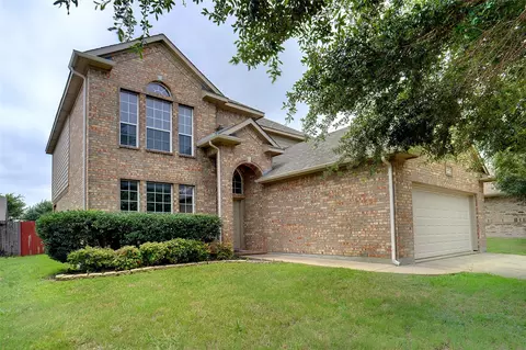 6341 Redeagle Creek Dr, Fort Worth, TX 76179