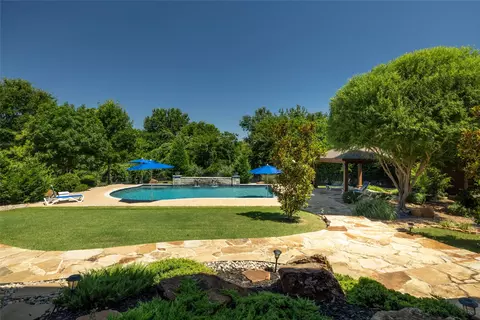 323 Tenison Trl, Trophy Club, TX 76262