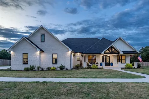 15499 Richmar Cir, Lindale, TX 75771