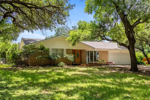 3903 Glenwood Dr, Brownwood, TX 76801