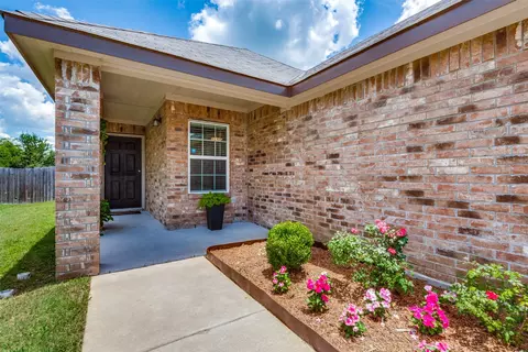3310 Robin Rd, Ennis, TX 75119