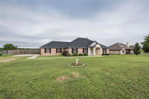 9021 Yucca Cir, Sanger, TX 76266