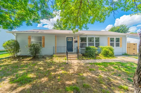 2222 Cochran St, Irving, TX 75062