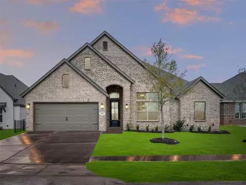 382 Paddle Boat Dr, Granbury, TX 76049