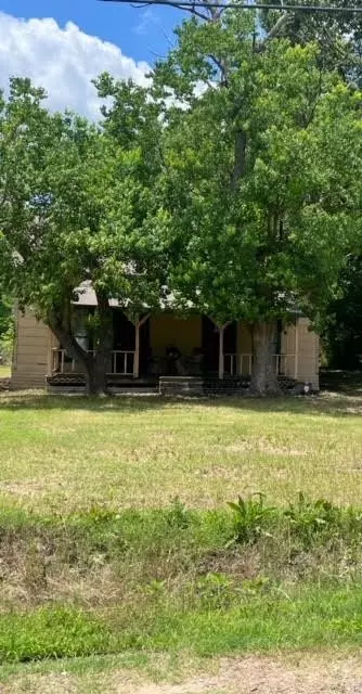 193 S College St, Deport, TX 75435