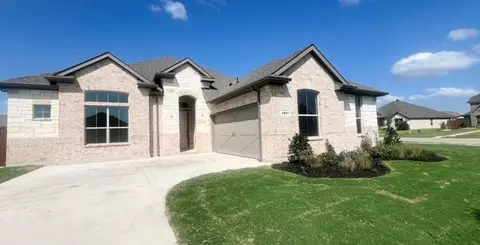 5801 14th St, Midlothian, TX 76065