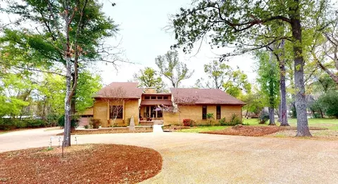 1013 Mill Run Rd, Athens, TX 75751