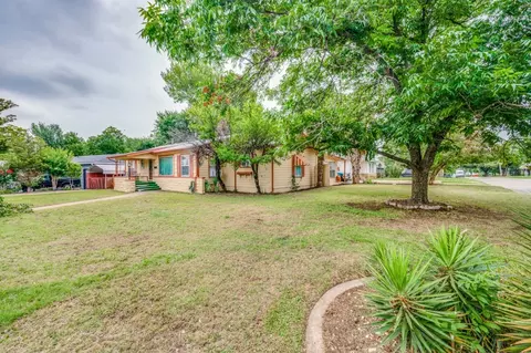 900 E Gambrell St, Fort Worth, TX 76115