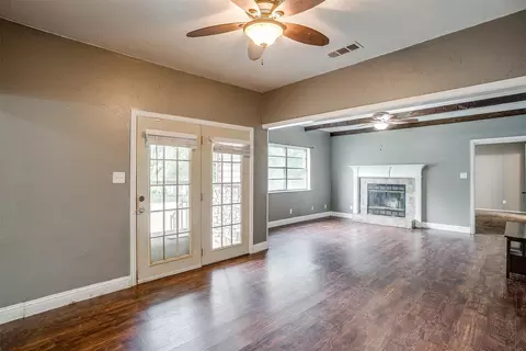 301 E 4th St, Weatherford, TX 76086