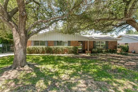 3705 Dawn Dr, North Richland Hills, TX 76180