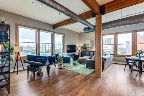 2502 Live Oak St #312, Dallas, TX 75204
