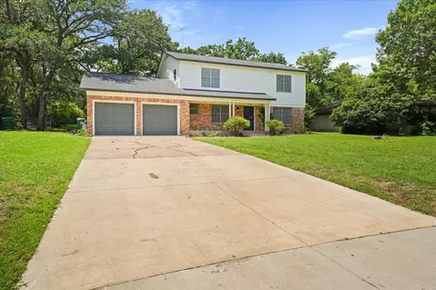 1204 E Windsor Dr, Denton, TX 76209 photo 3