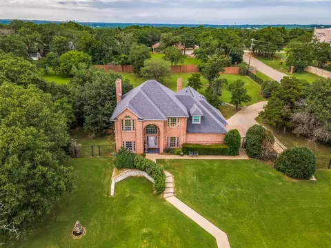 2845 Donnybrook Dr, Burleson, TX 76028