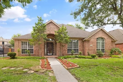 708 Saint Robby Dr, Mansfield, TX 76063
