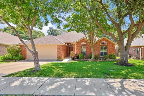 2001 Kenny Ct, Lewisville, TX 75067