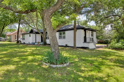 1330 W Day St, Denison, TX 75020